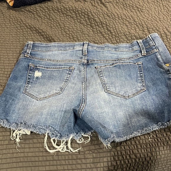 Isabel Maternity size 12 cutoffs - Picture 2 of 2